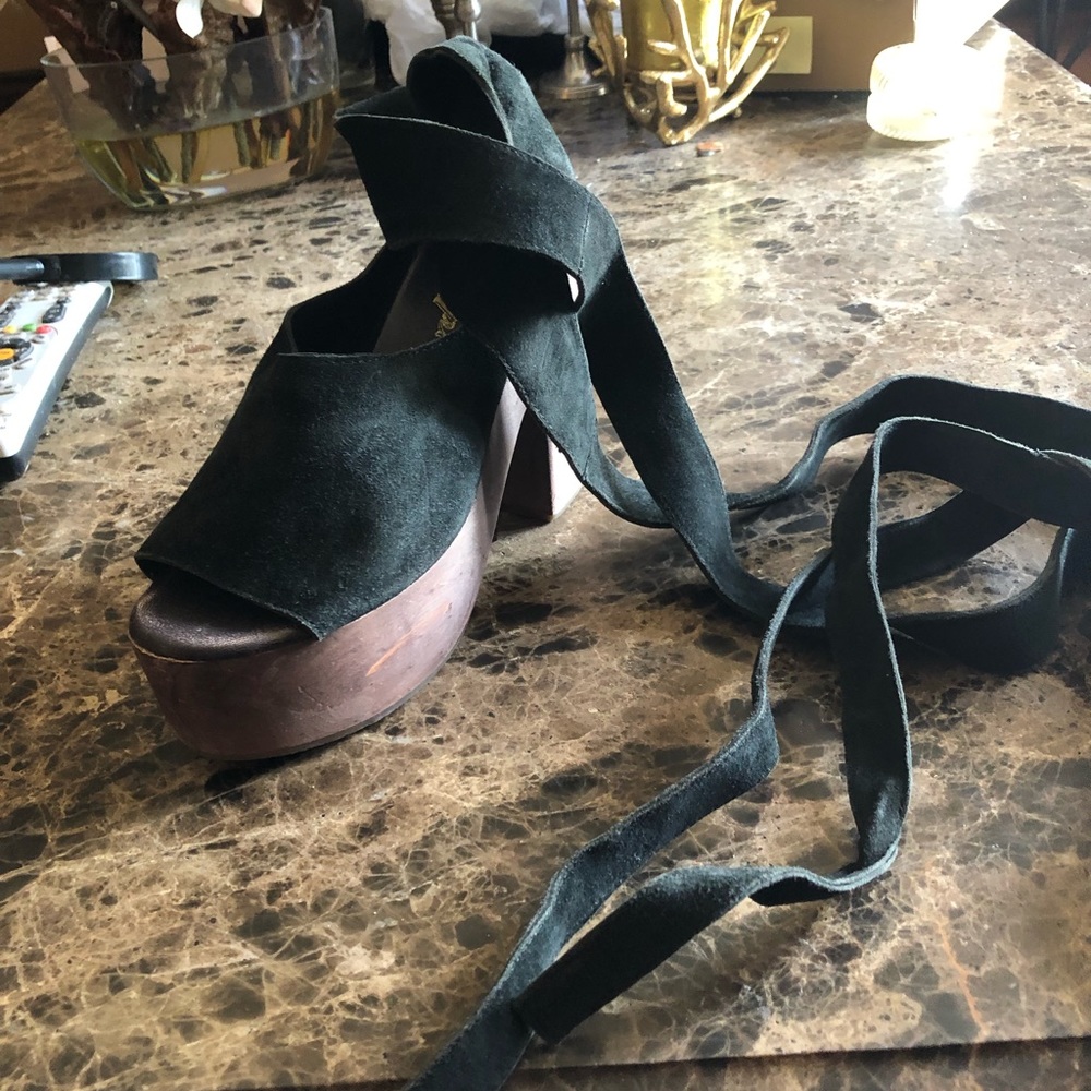 Heeled sandals